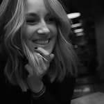 Portrait-Foto von einer Brautstylistin